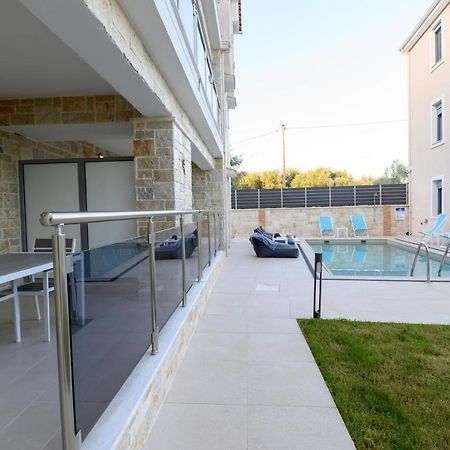Momento Luxury Apartments Walking Distance From The Beach Nikiana Bagian luar foto