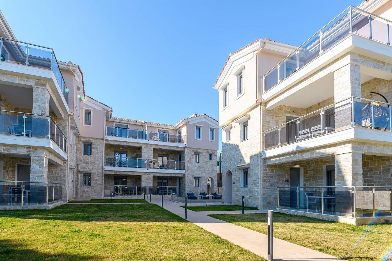 Momento Luxury Apartments Walking Distance From The Beach Nikiana Bagian luar foto