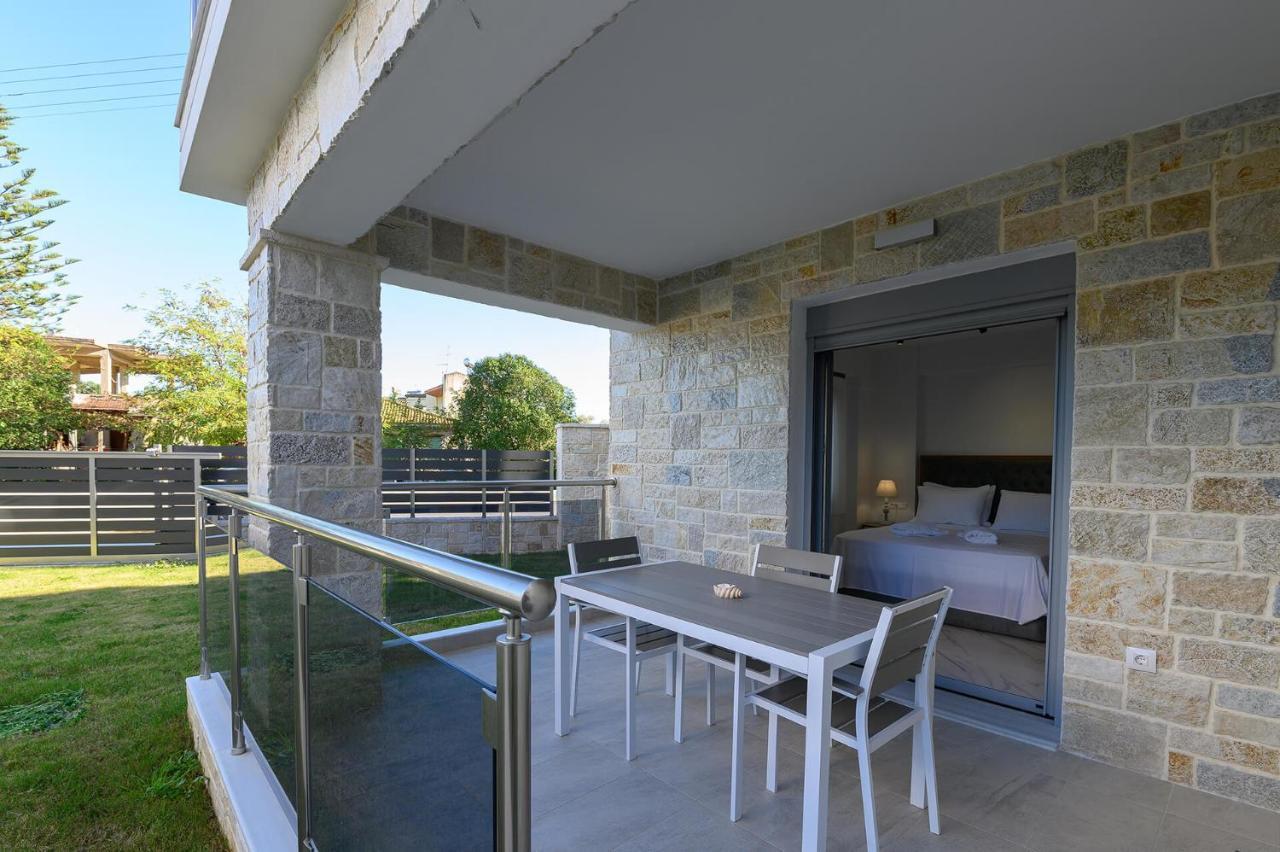 Momento Luxury Apartments Walking Distance From The Beach Nikiana Bagian luar foto
