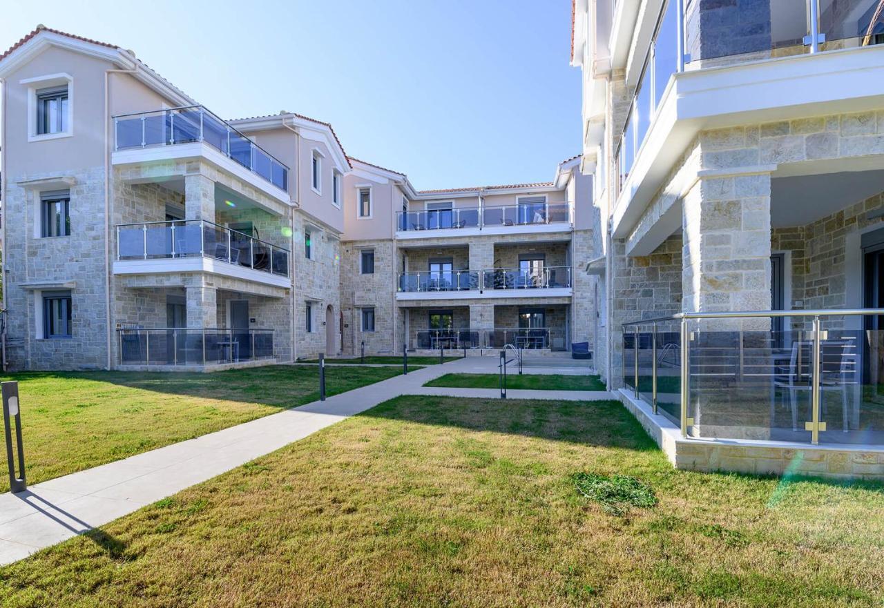Momento Luxury Apartments Walking Distance From The Beach Nikiana Bagian luar foto