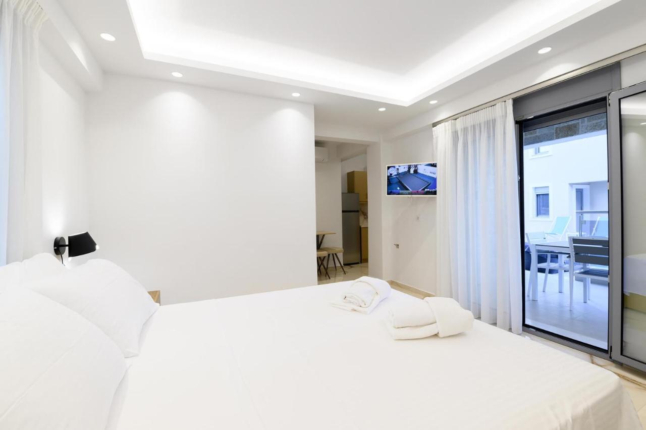 Momento Luxury Apartments Walking Distance From The Beach Nikiana Bagian luar foto