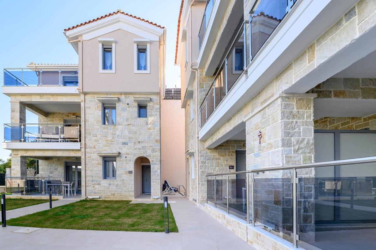 Momento Luxury Apartments Walking Distance From The Beach Nikiana Bagian luar foto