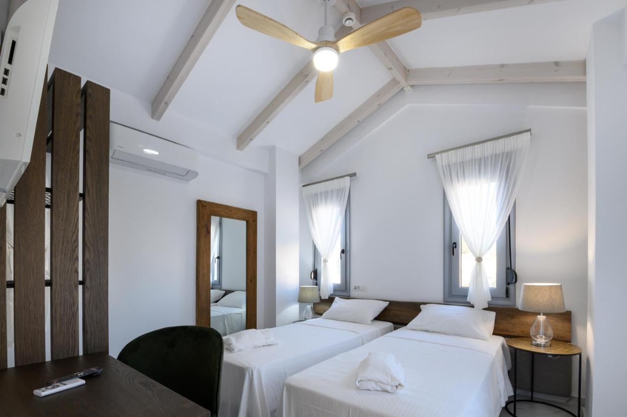 Momento Luxury Apartments Walking Distance From The Beach Nikiana Bagian luar foto