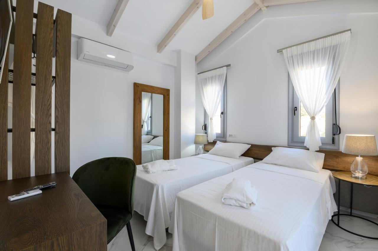 Momento Luxury Apartments Walking Distance From The Beach Nikiana Bagian luar foto