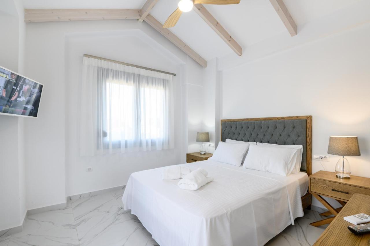 Momento Luxury Apartments Walking Distance From The Beach Nikiana Bagian luar foto