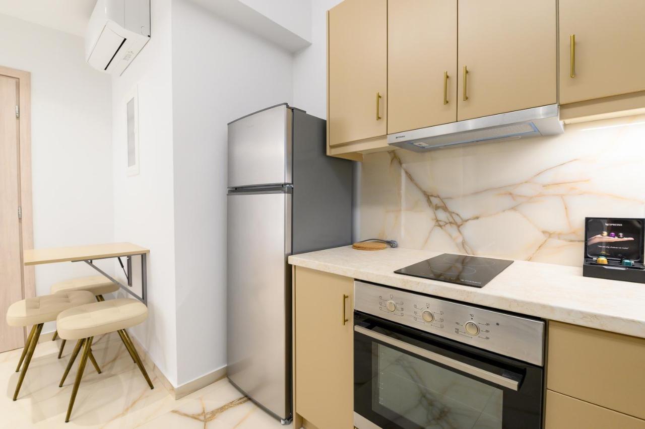 Momento Luxury Apartments Walking Distance From The Beach Nikiana Bagian luar foto